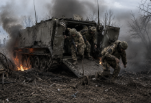 Как экипаж покидает подбитый M113